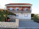 Appartamenti Mirko - 100m from beach: A1(4+3), A2(4+1) Ugrinic - Isola di Pasman  - il parcheggio