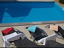 Appartamenti Markle - swimming pool and sunbeds A1(2+2), A2(4+1), A3(2+2), A4(4+1), A5(2+2), A6(4+1) Banjol - Isola di Rab  - la piscina (casa e dintorni)