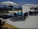 Appartamenti Markle - swimming pool and sunbeds A1(2+2), A2(4+1), A3(2+2), A4(4+1), A5(2+2), A6(4+1) Banjol - Isola di Rab  - la terrazza (casa e dintorni)