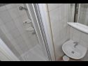 Appartamenti Petar - 6m from the sea: A1(4), A3(2) Barbat - Isola di Rab  - Appartamento - A3(2): il bagno con la toilette