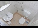 Appartamenti Petar - 6m from the sea: A1(4), A3(2) Barbat - Isola di Rab  - Appartamento - A3(2): il bagno con la toilette
