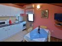 Appartamenti Ana - 50m from sea A1(4), A2(4), A3(2) Supetarska Draga - Isola di Rab  - Appartamento - A2(4): la cucina con la sala da pranzo