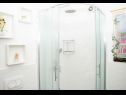 Appartamenti Mira - near sandy beach A1 (6) Supetarska Draga - Isola di Rab  - Appartamento - A1 (6): il bagno con la toilette
