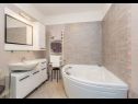Appartamenti Ivni - great view: A1(4+2), SA2(2+2) Cesarica - Riviera Senj  - Appartamento - A1(4+2): il bagno con la toilette