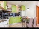 Appartamenti Ivni - great view: A1(4+2), SA2(2+2) Cesarica - Riviera Senj  - Studio appartamento - SA2(2+2): la cucina con la sala da pranzo