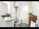Appartamenti Adria - seafront & seaview: A1 Adriana (2+1), A2 Enzo (2+1) Lukovo Sugarje - Riviera Senj  - Appartamento - A1 Adriana (2+1): il bagno con la toilette