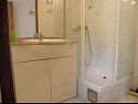 Appartamenti Ana - 5 m from beach: A1 Plavi(2+2), A2 Rozi(2+2) Ribarica - Riviera Senj  - Appartamento - A2 Rozi(2+2): il bagno con la toilette