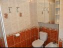 Appartamenti Zlato - with pool : SA1 Murva (2), A3 Lovor (4), A4 Mendula (2+1), SA5 Maslina (2) Senj - Riviera Senj  - Appartamento - A3 Lovor (4): il bagno con la toilette