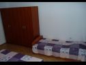 Appartamenti e camere Vjenceslava - with parking : A1(4+2), A2(3+2), A3(2+1), A4(2+1), R5(2) Senj - Riviera Senj  - Appartamento - A2(3+2): la camera da letto