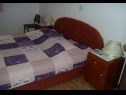 Appartamenti e camere Vjenceslava - with parking : A1(4+2), A2(3+2), A3(2+1), A4(2+1), R5(2) Senj - Riviera Senj  - Appartamento - A2(3+2): la camera da letto