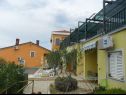 Appartamenti Zlato - with pool : SA1 Murva (2), A3 Lovor (4), A4 Mendula (2+1), SA5 Maslina (2) Senj - Riviera Senj  - il cortile