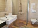 Appartamenti Zlato - with pool : SA1 Murva (2), A3 Lovor (4), A4 Mendula (2+1), SA5 Maslina (2) Senj - Riviera Senj  - Studio appartamento - SA5 Maslina (2): il bagno con la toilette