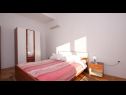 Appartamenti Per - comfortable  family apartments A1(2+2), A2(4+1), A3(2+2) Grebastica - Riviera Sibenik  - Appartamento - A2(4+1): la camera da letto