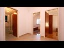 Appartamenti Per - comfortable  family apartments A1(2+2), A2(4+1), A3(2+2) Grebastica - Riviera Sibenik  - Appartamento - A2(4+1): il corridoio