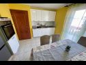 Appartamenti Dari - near beach: A1(7), SA2(2), SA3(2) Rogoznica - Riviera Sibenik  - Appartamento - A1(7): la cucina con la sala da pranzo