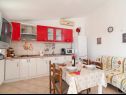 Appartamenti Srki - 50m from the sea: A1 prizemlje (4) , A2 kat (4) Rogoznica - Riviera Sibenik  - Appartamento - A2 kat (4): la cucina con la sala da pranzo