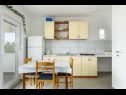 Appartamenti Zvon - 10 m from sea : A1(4+1) Rogoznica - Riviera Sibenik  - Appartamento - A1(4+1): la cucina con la sala da pranzo