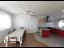 Appartamenti Kate - 200 m from beach: A1(2), A2(4+1), SA3(2), A4(6+1) Vodice - Riviera Sibenik  - Appartamento - A4(6+1): la cucina con la sala da pranzo