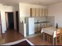 Appartamenti Sabina - parking: A1(2+2), A3(2+2), A4(2+2) Vodice - Riviera Sibenik  - Appartamento - A1(2+2): la cucina con la sala da pranzo