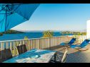 Appartamenti Angie - terrace with sea view:q A1(2+1) Necujam - Isola di Solta  - la casa