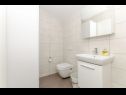 Appartamenti Star - with swimming pool: A1(4), A4 lavanda(4), A3 ruzmarin(4), A5(6), A6(6) Stomorska - Isola di Solta  - Appartamento - A6(6): il bagno con la toilette