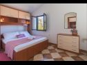 Appartamenti Sanda - 100 m from sea: A2(4+1) Stomorska - Isola di Solta  - Appartamento - A2(4+1): la camera da letto