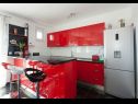 Appartamenti Zdene - private pool: A1(6+2), A2(6) Kastel Luksic - Riviera Split  - Appartamento - A1(6+2): la cucina
