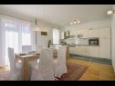 Appartamenti Vana - 400 m from beach: A1(4+1) Kastel Novi - Riviera Split  - Appartamento - A1(4+1): la cucina con la sala da pranzo