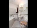 Appartamenti Lidia - barbecue: A1(2+2) Kastel Stari - Riviera Split  - Appartamento - A1(2+2): il bagno con la toilette