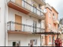 Appartamenti Knez 1 - 50 m from beach: A3(4) Podstrana - Riviera Split  - la casa