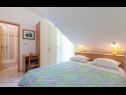 Appartamenti Vini- beautiful garden and terrase A4(4+2) Podstrana - Riviera Split  - Appartamento - A4(4+2): la camera da letto