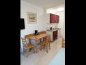 Appartamenti Dragi - adults only: SA1(2), A2(2), A3(3) Split - Riviera Split  - Studio appartamento - SA1(2): la cucina con la sala da pranzo