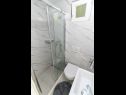 Appartamenti Sani - modern: A1(3) Split - Riviera Split  - Appartamento - A1(3): il bagno con la toilette