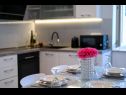 Appartamenti Sani - modern: A1(3) Split - Riviera Split  - Appartamento - A1(3): la cucina con la sala da pranzo