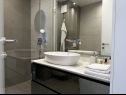 Appartamenti Lux - with private pool: A1(4+2) Split - Riviera Split  - Appartamento - A1(4+2): il bagno con la toilette