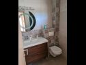 Appartamenti Ivica - 100m from the sea A1(2+2), A2(2+2), A3(2+2), A4(2+2), A5(3+2) Drvenik Veli (Isola di Drvenik Veli) - Riviera Trogir  - Appartamento - A5(3+2): il bagno con la toilette