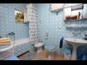 Appartamenti Pero - 70m from the sea: A1(6), A2(2) Marina - Riviera Trogir  - Appartamento - A1(6): il bagno con la toilette