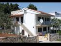Appartamenti Pero - 70m from the sea: A1(6), A2(2) Marina - Riviera Trogir  - la casa
