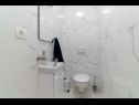 Appartamenti Lux 3 - heated pool: A5(4+2), A6(4+2) Marina - Riviera Trogir  - Appartamento - A5(4+2): il bagno con la toilette