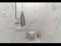 Appartamenti Lux 3 - heated pool: A5(4+2), A6(4+2) Marina - Riviera Trogir  - Appartamento - A6(4+2): il bagno con la toilette