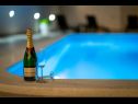 Appartamenti Lux 3 - heated pool: A5(4+2), A6(4+2) Marina - Riviera Trogir  - la piscina
