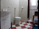Appartamenti Milka - 100m from the sea A1(4), A2(2+1) Seget Donji - Riviera Trogir  - Appartamento - A1(4): il bagno con la toilette