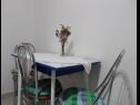 Appartamenti Milka - 100m from the sea A1(4), A2(2+1) Seget Donji - Riviera Trogir  - Appartamento - A2(2+1): la cucina con la sala da pranzo