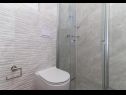 Appartamenti Iva - great view: A1(4) Seget Donji - Riviera Trogir  - Appartamento - A1(4): il bagno con la toilette