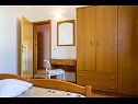 Appartamenti VV A1(2+1), A2(5), A3(7) Seget Vranjica - Riviera Trogir  - Appartamento - A2(5): la camera da letto