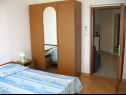 Appartamenti Rose - 30 m from the beach: A1(2+1), A2(2+1), A3(2+1), A4(2+1), A5(2+1) Seget Vranjica - Riviera Trogir  - Appartamento - A1(2+1): la camera da letto