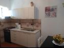 Appartamenti Zeljko - with garden: A1(4), SA2(2+1) Seget Vranjica - Riviera Trogir  - Studio appartamento - SA2(2+1): la cucina