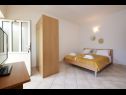 Appartamenti Mare - 30 m from pebble beach: SA1(2), SA2(2), A3(4), A4(4), A5(8) Seget Vranjica - Riviera Trogir  - Studio appartamento - SA1(2): l’intreno