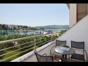Appartamenti Mare - 30 m from pebble beach: SA1(2), SA2(2), A3(4), A4(4), A5(8) Seget Vranjica - Riviera Trogir  - Appartamento - A3(4): la terrazza