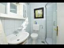 Appartamenti Kata - 100m from sea: A1(4+1) Seget Vranjica - Riviera Trogir  - Appartamento - A1(4+1): il bagno con la toilette